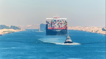 Doanh thu của kênh đào Suez đạt mức kỷ lục