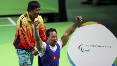 Vận động viên Lê Văn Công xuất sắc giành huy chương Bạc Paralympic Tokyo 2020