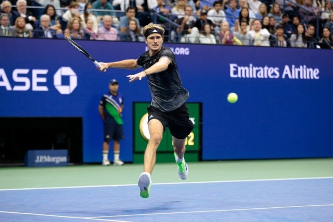 Thắng nghẹt thở trước Zverev, Djokovic lần thứ 9 vào chung kết US Open