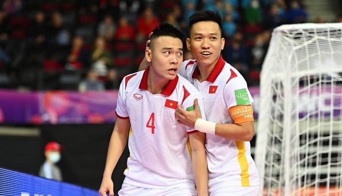 ĐT Futsal Việt Nam nhận thưởng 