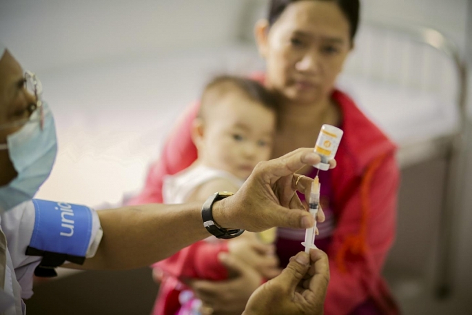 Campuchia bắt đầu tiêm chủng vaccine Covid-19 cho trẻ từ 6-12 tuổi