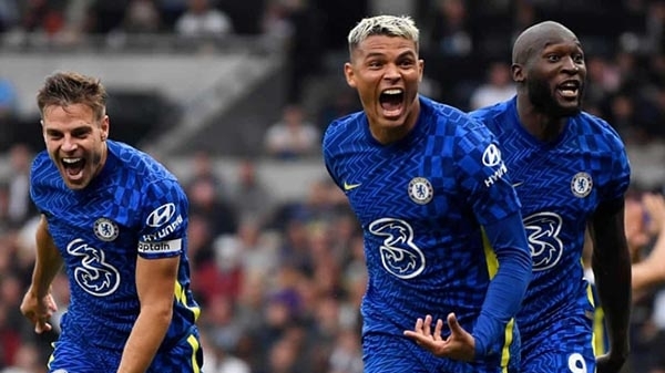 Thắng áp đảo trước Tottenham, Chelsea vững vàng ngôi đầu Premier League