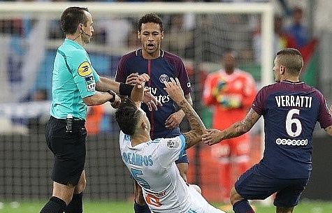 Neymar nhận án phạt vì hành vi phi thể thao