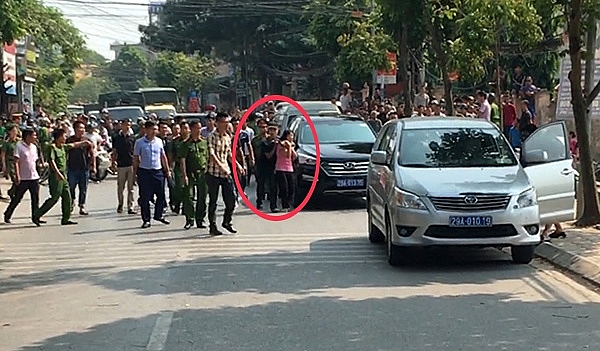 ha noi ga thanh nien manh dong dung sung khong che con tin da bi bat