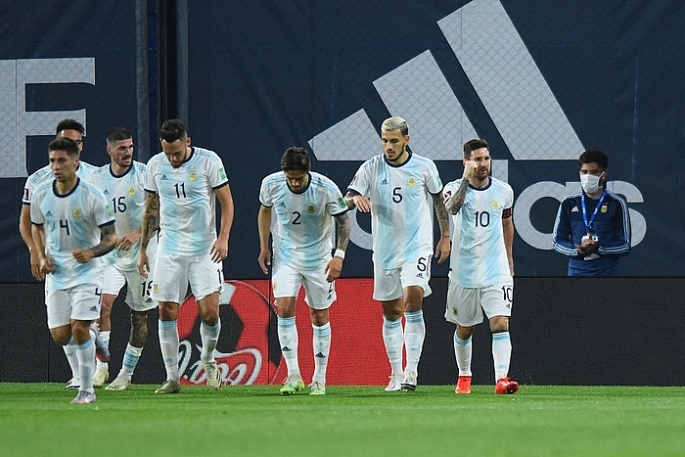 messi toa sang argentina ra quan thuan loi tai vong loai world cup