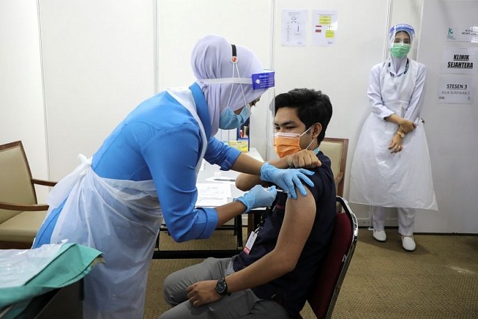 Malaysia phê duyệt vaccine ngừa Covid-19 Sinovac cho nhóm trẻ từ 12-17 tuổi