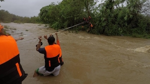 Philippines: Nhiều người mất tích và thiệt mạng do bão Kompasu đổ bộ