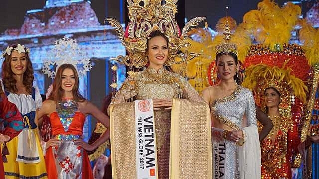 Khánh Ngân giành vương miện Hoa hậu Hoàn cầu- Miss Globe 2017 khanh ngan gianh vuong mien hoa hau hoan cau miss globe 2017