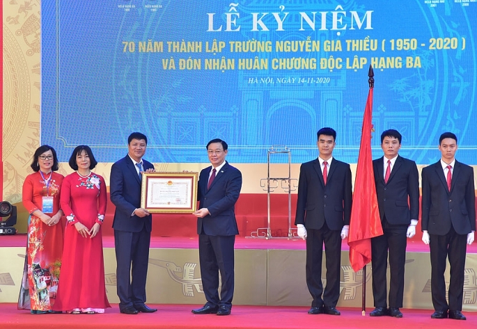 Tổng Bí thư, Chủ tịch nước Nguyễn Phú Trọng dự Lễ kỷ niệm 70 năm thành lập Trường THPT Nguyễn Gia Thiều tong bi thu chu tich nuoc nguyen phu trong du le ky niem 70 nam thanh lap truong thpt nguyen gia thieu