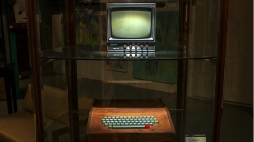 Máy tính đời đầu của Apple được bán với giá gần nửa triệu USD