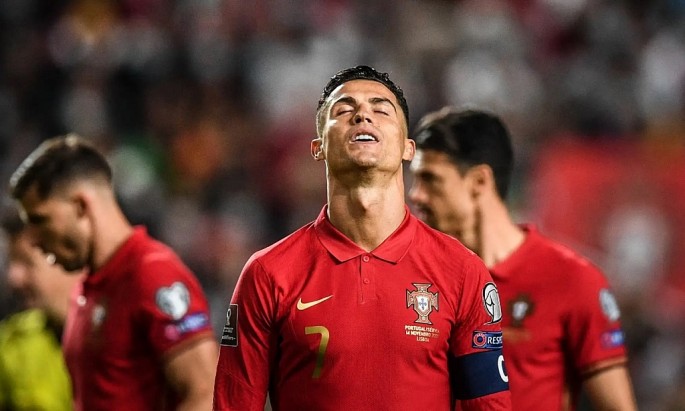 Ronaldo và các đồng đội mất tấm vé trực tiếp đến Qatar vào năm sau.