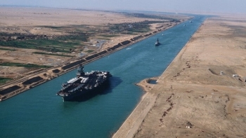 Phí quá cảnh qua kênh đào Suez sẽ tăng từ năm 2022