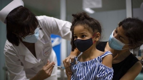 Cuba triển khai tiêm chủng diện rộng liều tăng cường vắc-xin Covid-19