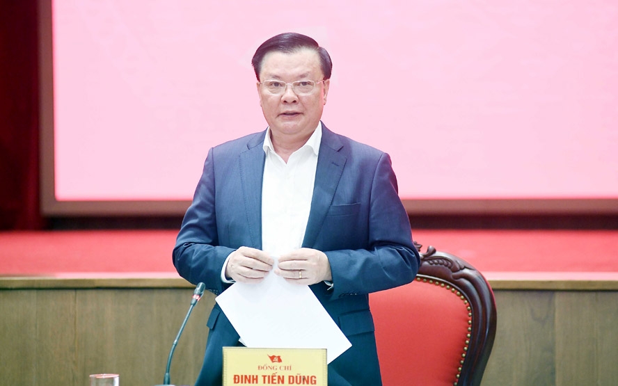 Bí thư Thành ủy Hà Nội Đinh Tiến Dũng phát biểu tại cuộc làm việc.