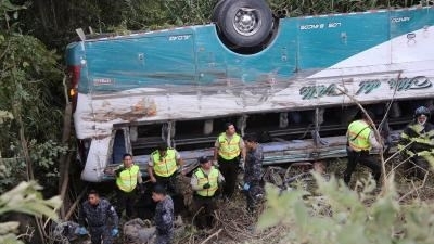 Ecuador: Lật xe buýt khiến ít nhất 18 người thiệt mạng