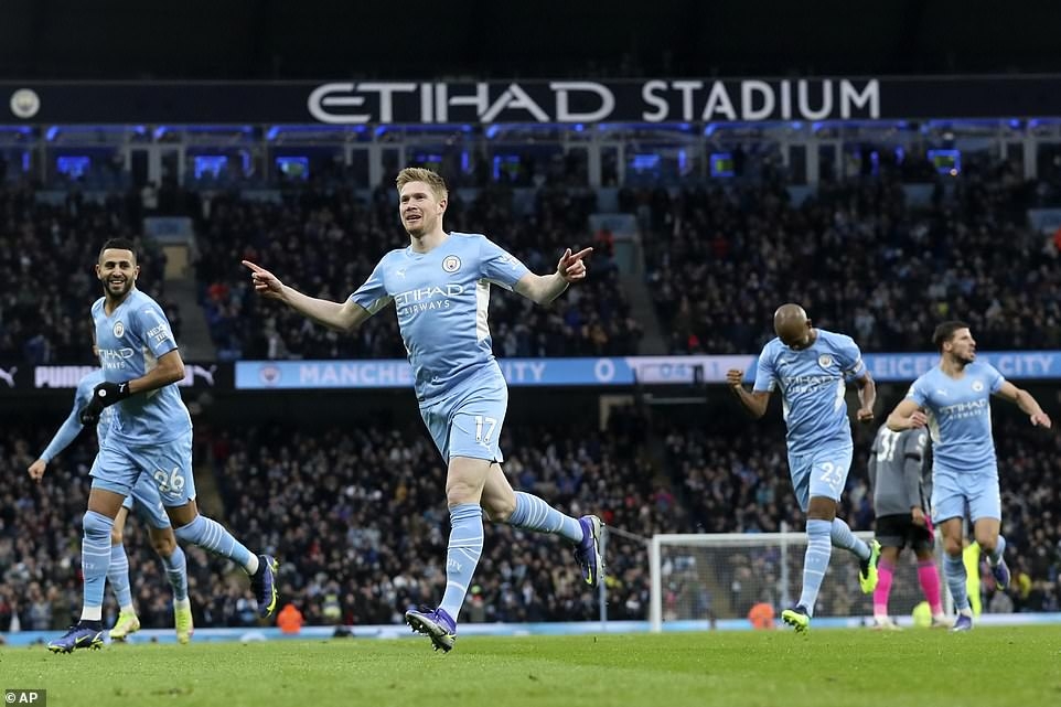 Man City và Leicester tạo ra trận cầu cảm xúc với 9 bàn thắng