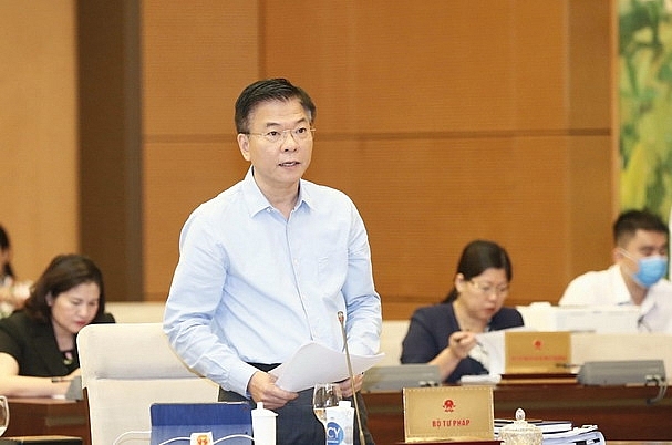 Bộ Tư pháp Lê Thành Long báo cáo công tác THADS với Chính phủ