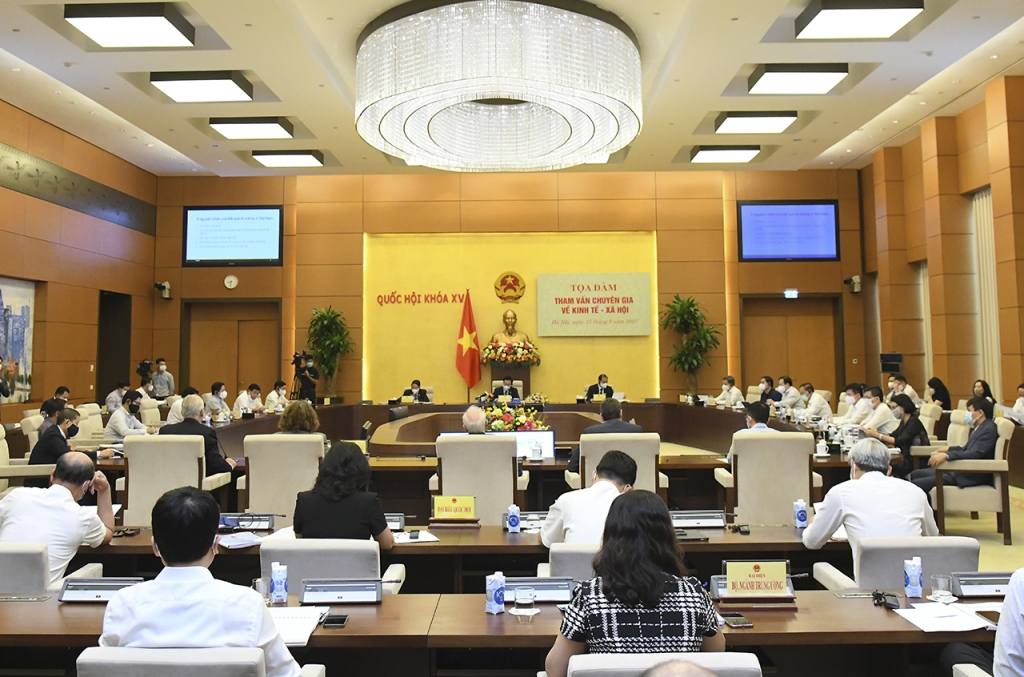 Nhiều kiến nghị giúp Việt Nam khôi phục và phát triển kinh tế