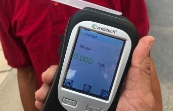 phat mot thay giao gan 40 trieu dong vi uong ruou lai xe nguoc duong