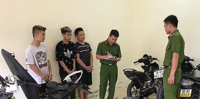 Thủ đoạn của nhóm đối tượng trộm cắp xe máy tại bãi xe khu du lịch thu doan cua nhom doi tuong trom cap xe may tai bai xe khu du lich