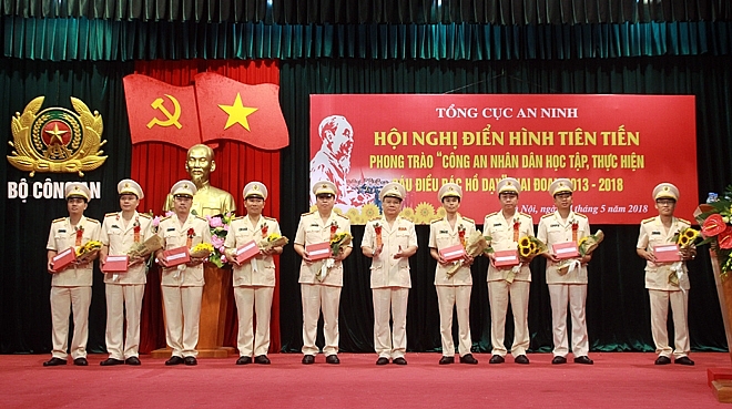 Tổng cục An ninh với phong trào “CAND học tập, thực hiện Sáu điều Bác Hồ dạy” tong cuc an ninh voi phong trao cand hoc tap thuc hien sau dieu bac ho day
