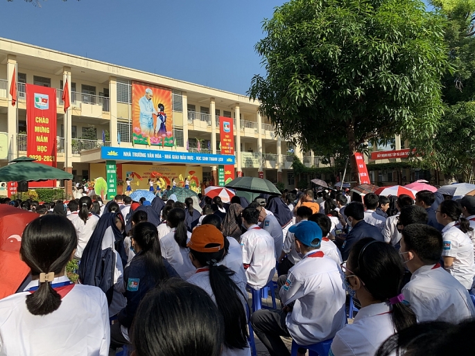 truong thcs viet nam angieri tuyen truyen phap luat bang nhieu hinh thuc sang tao