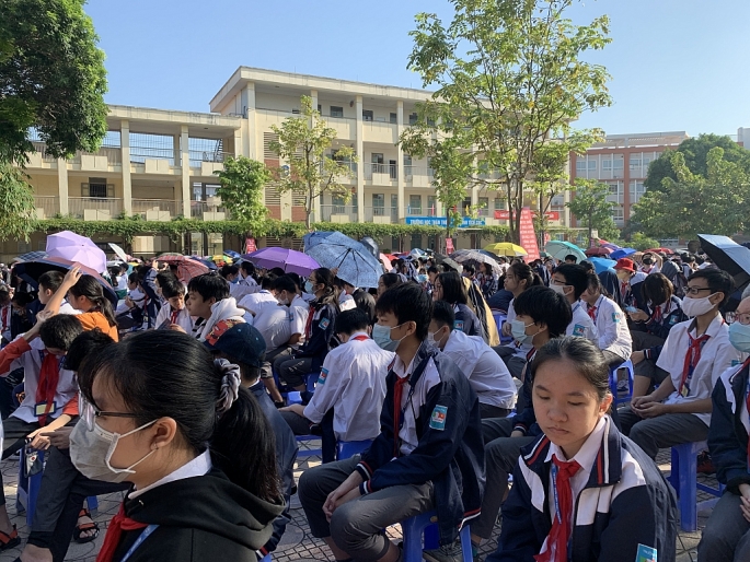 truong thcs viet nam angieri tuyen truyen phap luat bang nhieu hinh thuc sang tao