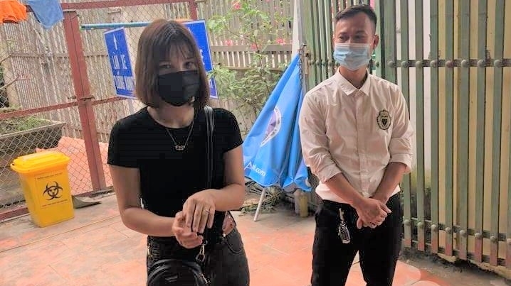 Tài xế dùng giấy đi đường giả chở khách qua chốt kiểm dịch