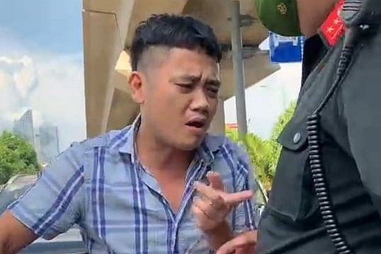 Say xỉn ra đường đòi đánh nhau với tổ công tác 141 Say xỉn ra đường đòi đánh nhau với tổ công tác 141