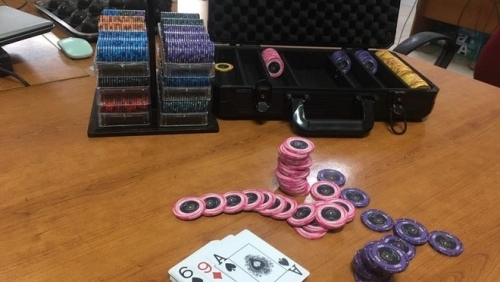 Bắt “sòng bạc” đánh Poker tại gia