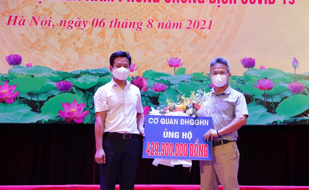 Cán bộ, sinh viên  trường ĐH Y Dược - ĐH Quốc gia Hà Nội lên đường hỗ trợ phòng chống dịch Covid-19