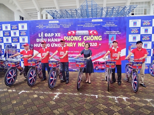 Hàng trăm xe đạp diễu hành hưởng ứng Tháng phòng chống cháy nổ 2020