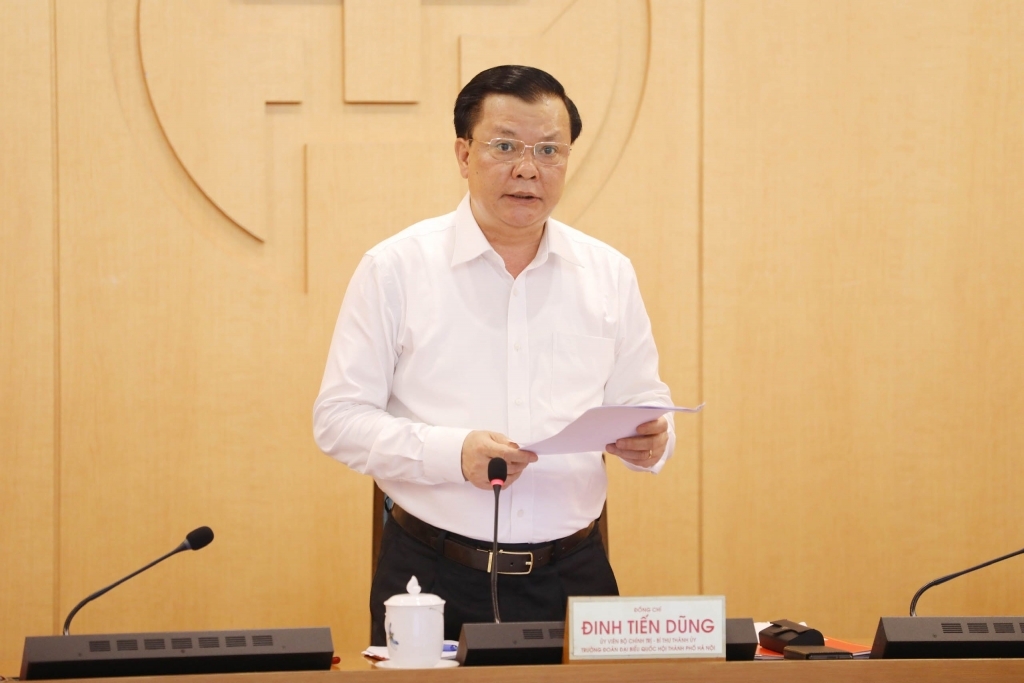 ​​​​​​​Bí thư Thành ủy Hà Nội Đinh Tiến Dũng: Không chỉ “phòng thủ” chặt, mà phải “tấn công” dịch quyết liệt, hiệu quả