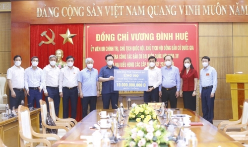 Chủ tịch Quốc hội chỉ đạo công tác bầu cử tại "tâm dịch" Bắc Giang, Bắc Ninh