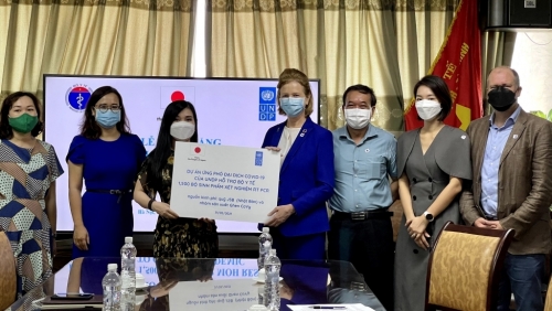 UNDP cung cấp hơn 1.500 bộ sinh phẩm xét nghiệm RT PCR cho Việt nam