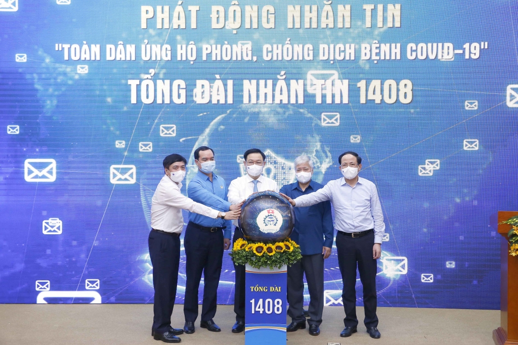 Chủ tịch Quốc hội dự Lễ phát động nhắn tin “Toàn dân ủng hộ phòng, chống dịch bệnh Covid-19