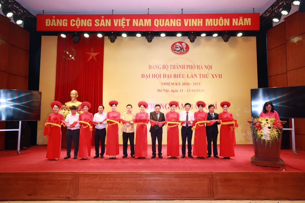 khai truong trung tam bao chi phuc vu dai hoi lan thu xvii dang bo thanh pho ha noi