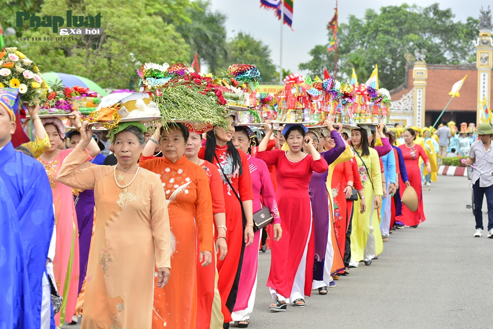 ruc ro sac mau van hoa le hoi bach dang 2019