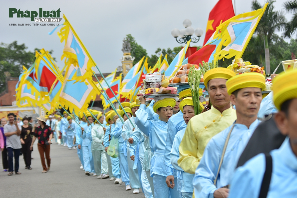 ruc ro sac mau van hoa le hoi bach dang 2019