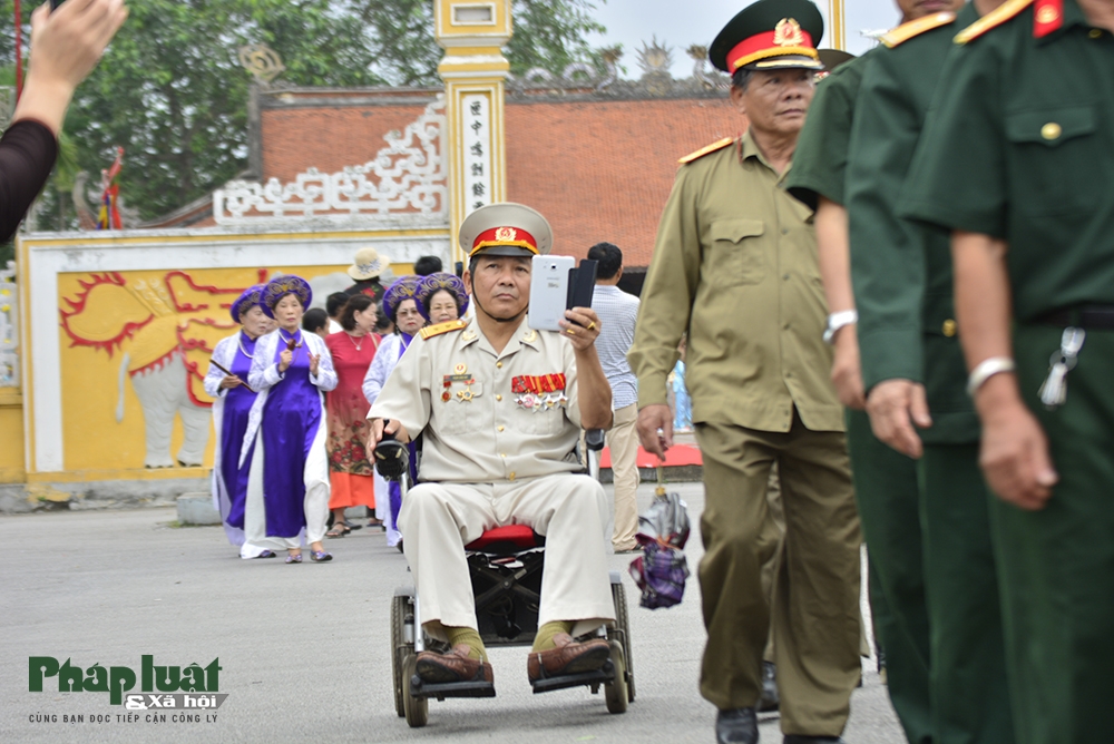 ruc ro sac mau van hoa le hoi bach dang 2019