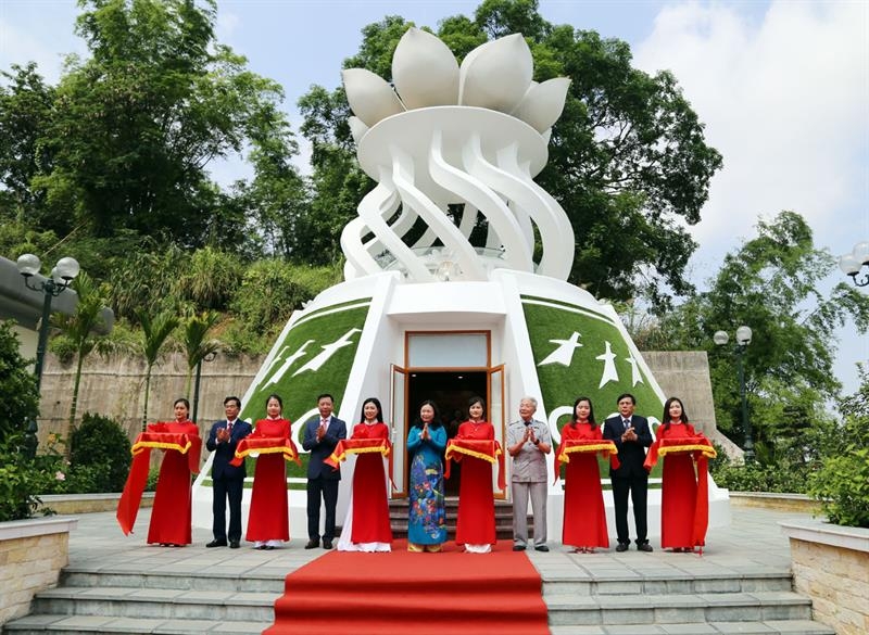 khanh thanh nha luu niem bac ho tai cua khau bac luan mong cai