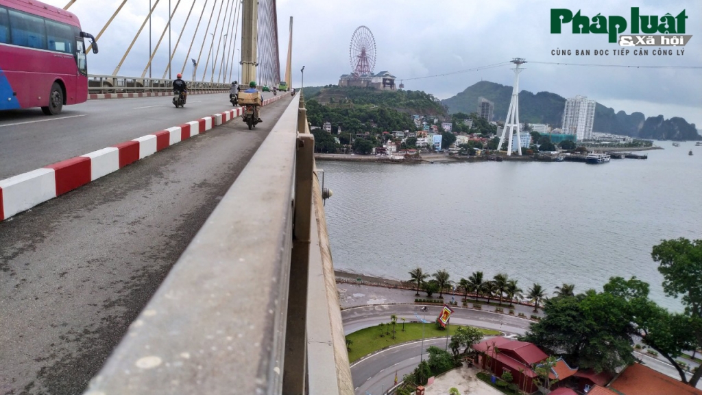 quang ninh them mot vu co gai tre nhay cau bai chay tu tu