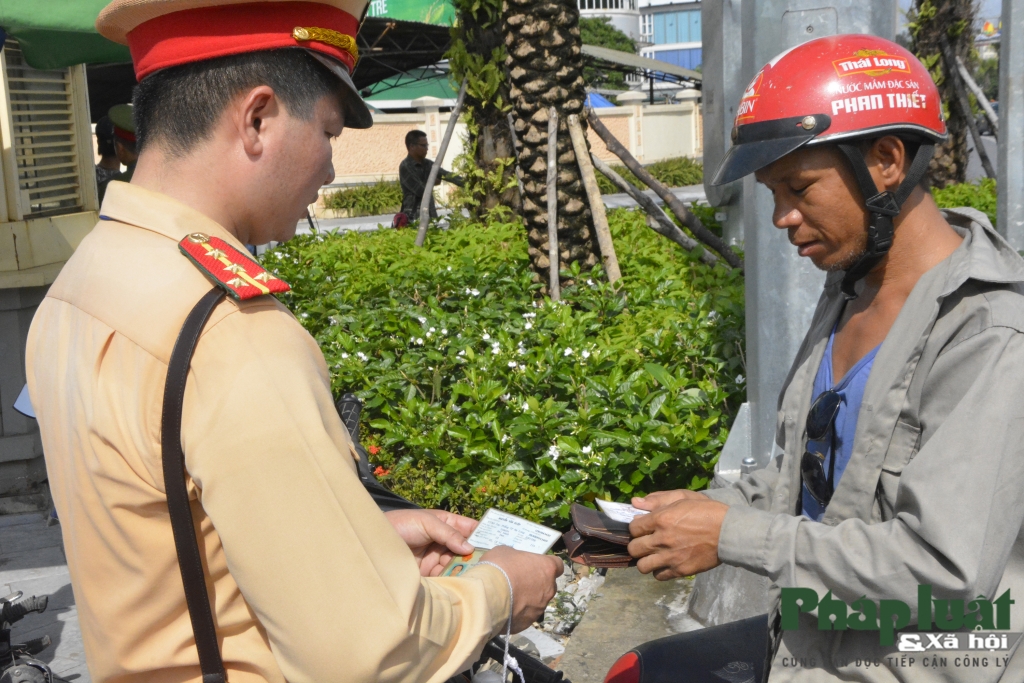 ngay dau ra quan dam bao atgt xu ly gan 600 truong hop vi pham