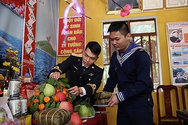 tinh dong chi dong doi khoa lap noi nho nha moi dip tet den xuan ve