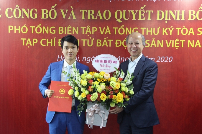 Nhà báo Bùi Văn Khương được bổ nhiệm làm Phó Tổng biên tập Tạp chí điện tử Bất động sản Việt Nam nha bao bui van khuong duoc bo nhiem lam pho tong bien tap tap chi dien tu bat dong san viet nam