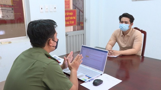 Nguyễn Minh Luân làm việc với công an.