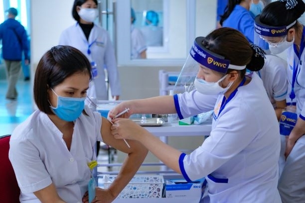 Bộ Y tế yêu cầu hoàn thành tiêm vaccine COVID-19 đợt 3 trước 15/8/2021