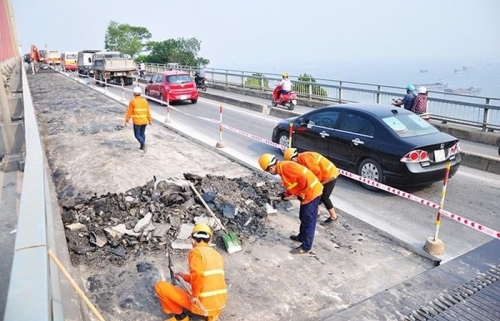 Hà Nội: Phân luồng giao thông phục vụ sửa chữa khẩn cấp Chằm Mè