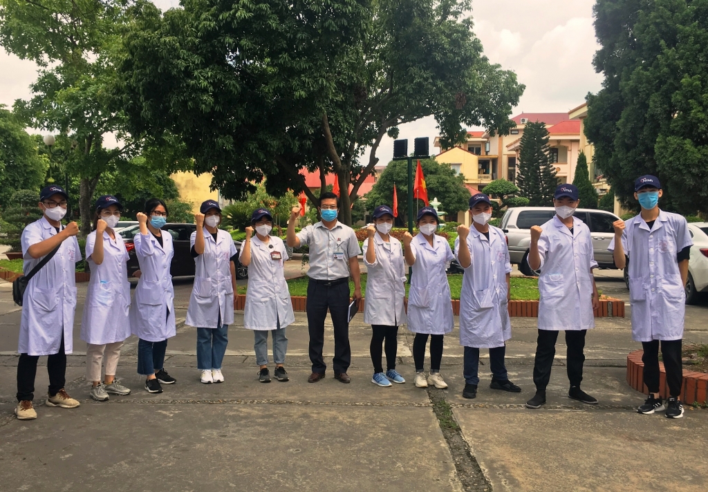 60 sinh viên trường Đại học Y Hà Nội xông pha tuyến đầu chống dịch COVID-19 tại Bắc Ninh