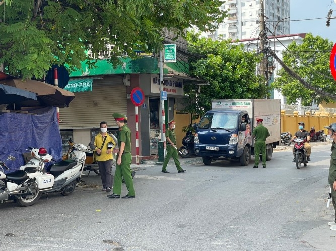 Công an Hà Nội xử phạt hơn 1,5 tỷ đồng vi phạm sau 3 ngày giãn cách xã hội